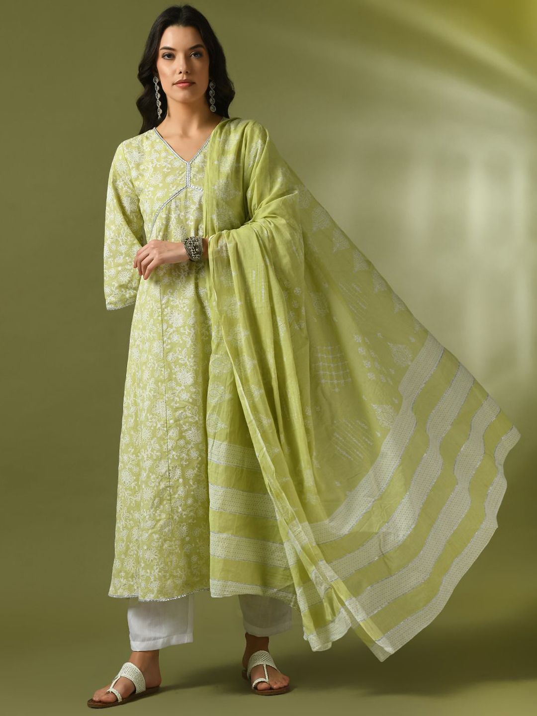 HERE&NOW Women Floral Printed Cotton Kurta with Trousers & Dupatta