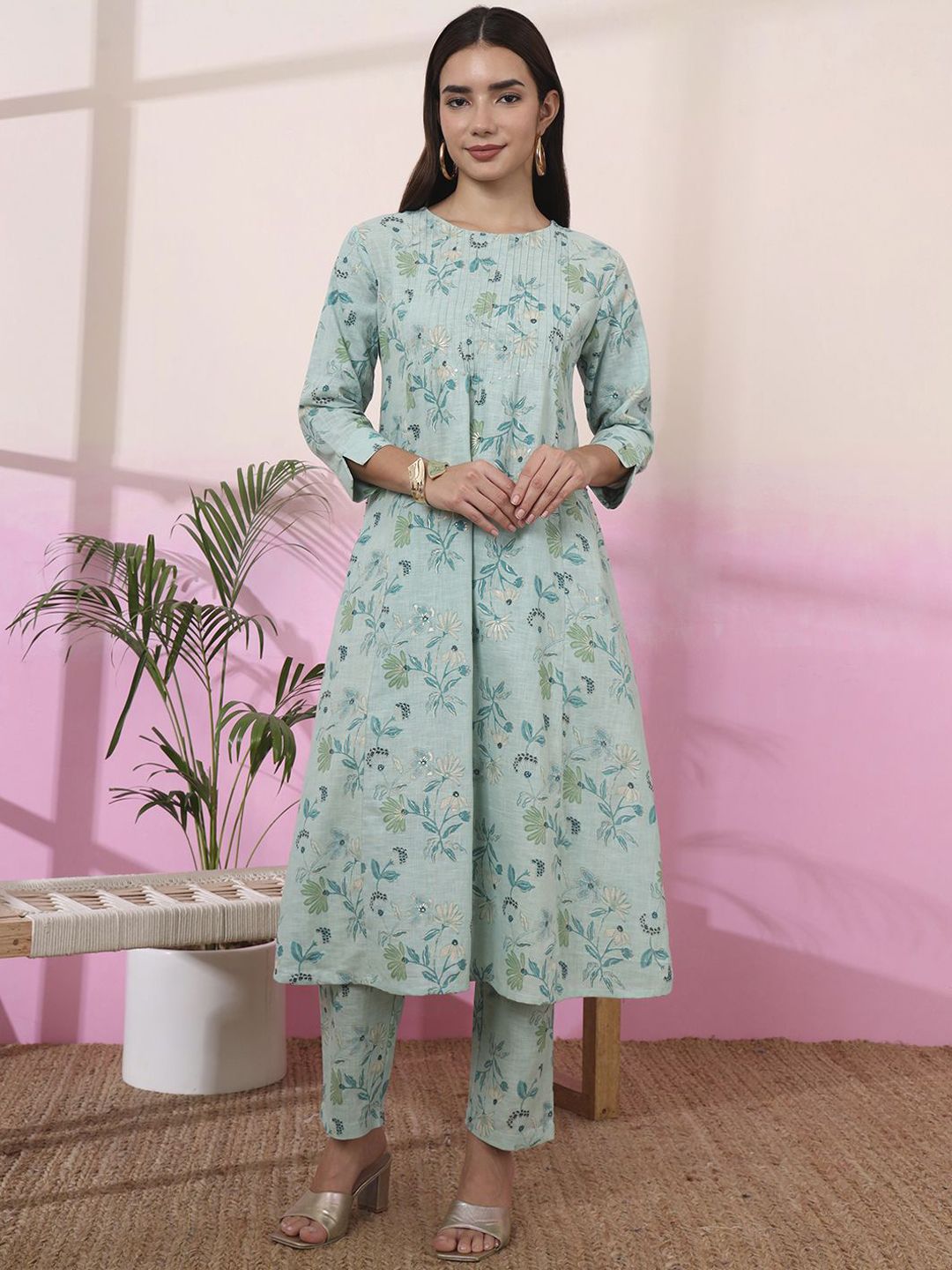 Yufta Women Floral Printed Linen Kurta with Trousers