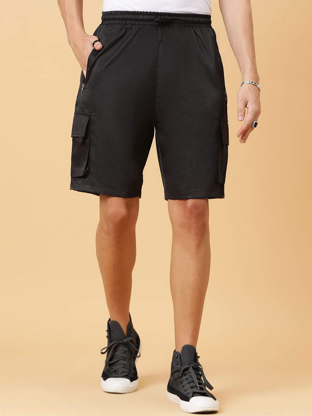Stylecast X Kotty Men Relaxed Fit Low-Rise Cargo Shorts-picture-30