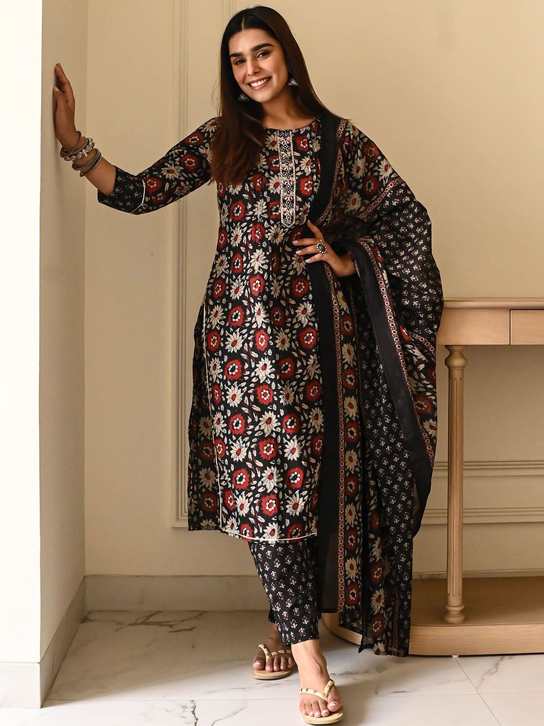 AMRUTVARSHA CREATION Women Floral Printed Kurta with Trousers & Dupatta-picture-45