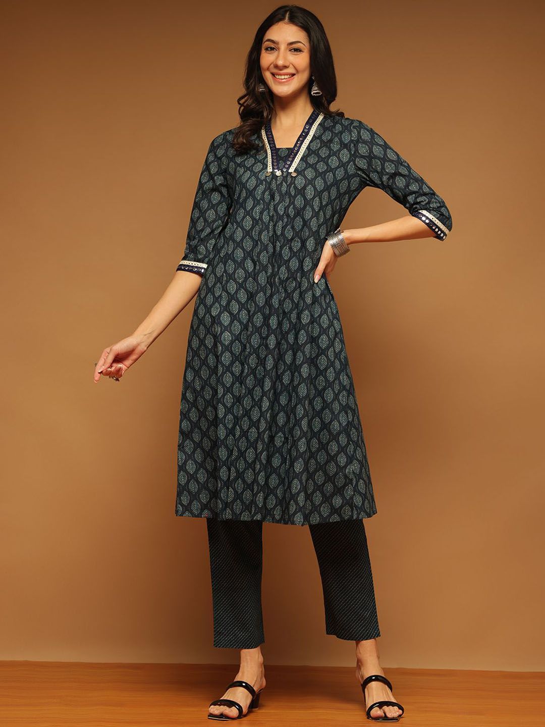 Anouk Women Ethnic Motifs Printed Pure Cotton Kurta with Trousers