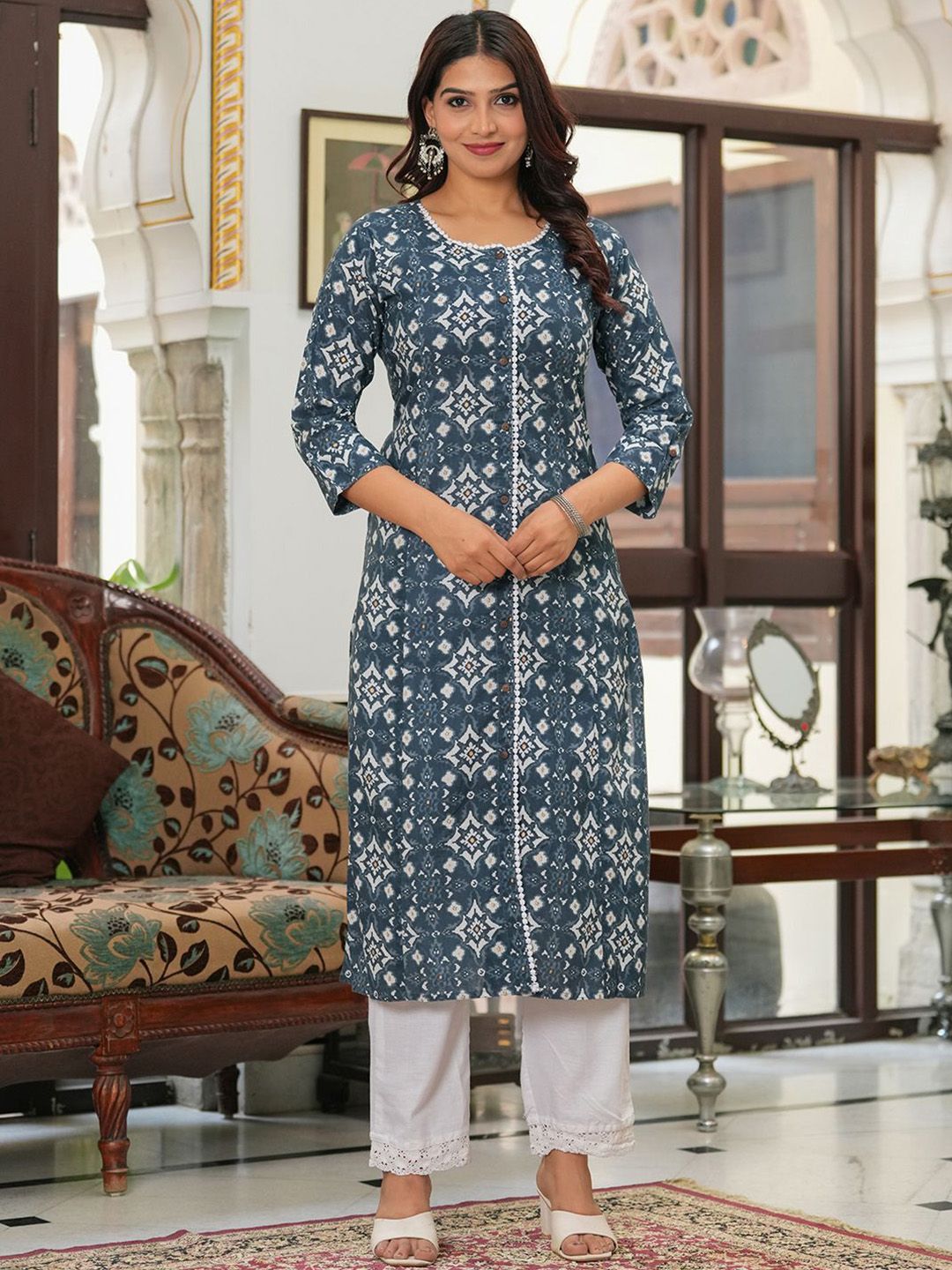Pistaa Geometric Printed Round Neck Straight Pure Cotton Kurta With Trousers