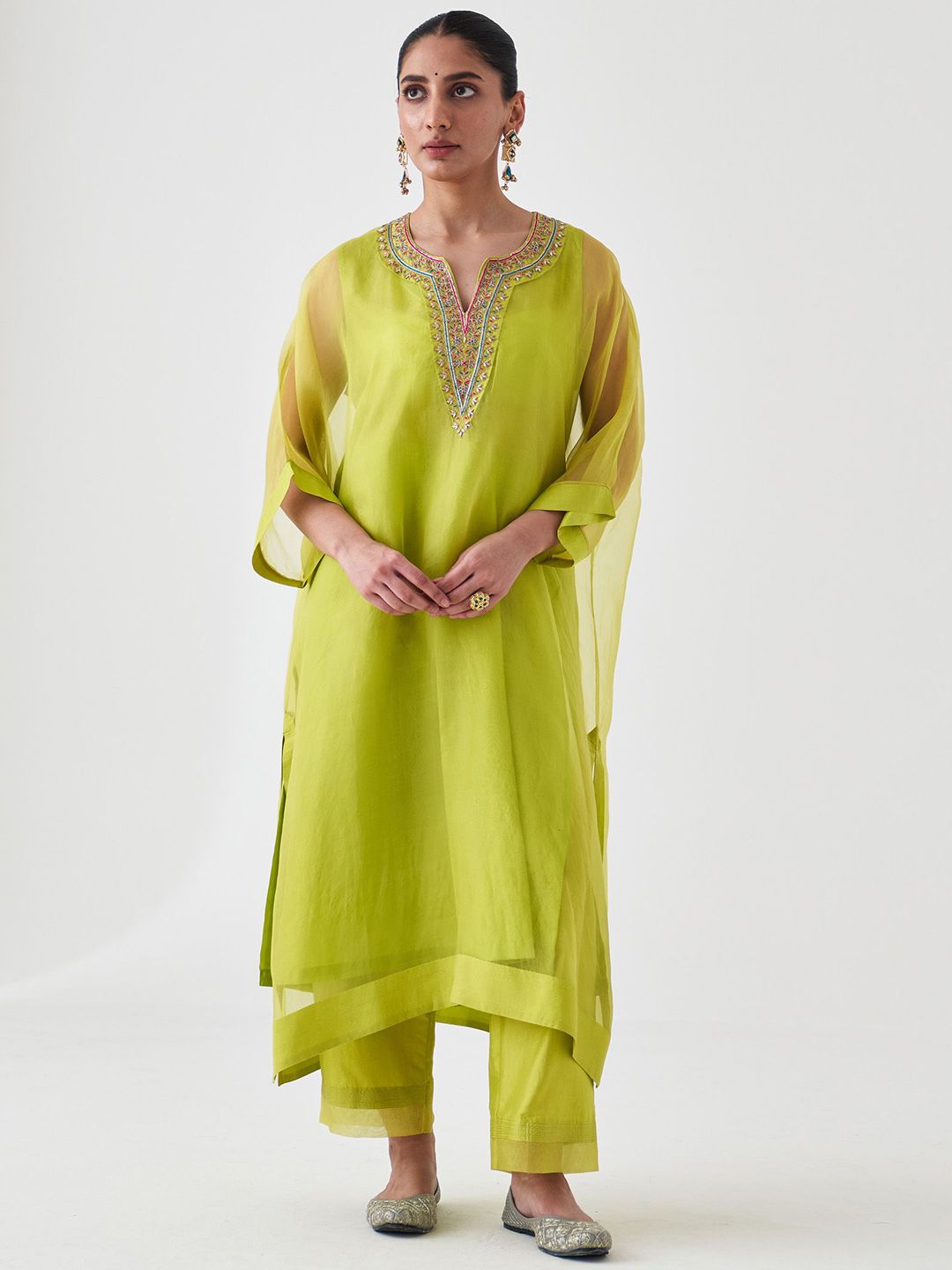 JANKI INDIA Ethnic Motifs Yoke Design Thread Work Kurta with Trousers-image-49