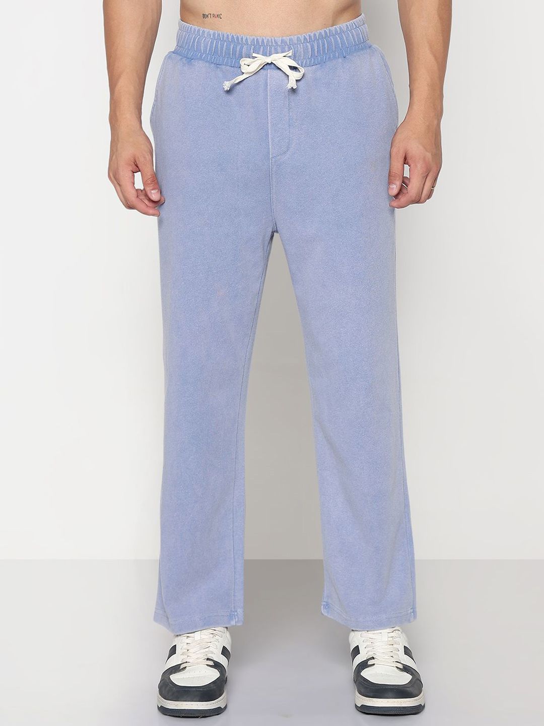 SHOWOFF Men Comfort Straight Fit Low-Rise Trousers-picture-11