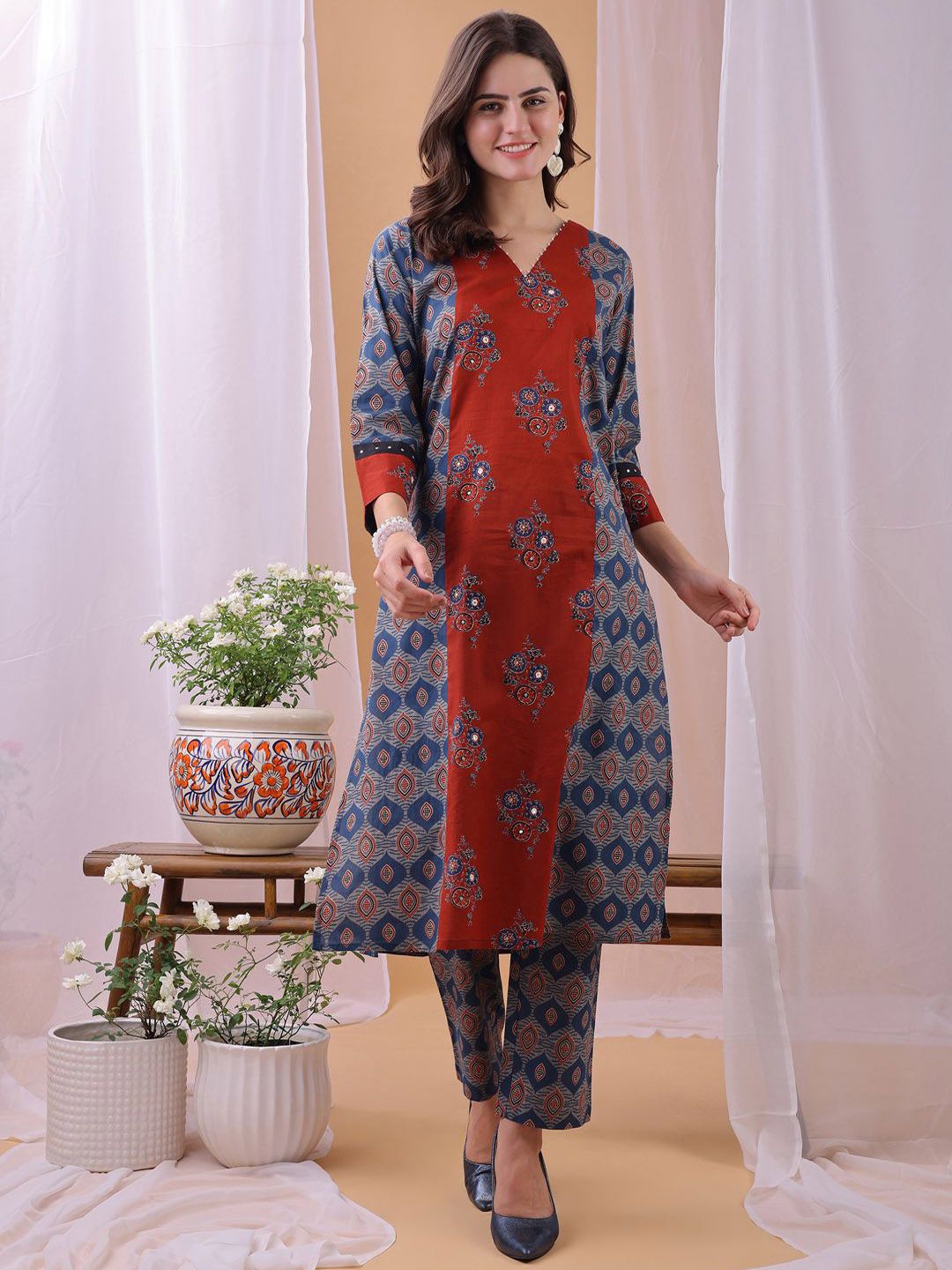 Fourleaf Women Ethnic Motifs Printed Cotton Kurta with Trousers