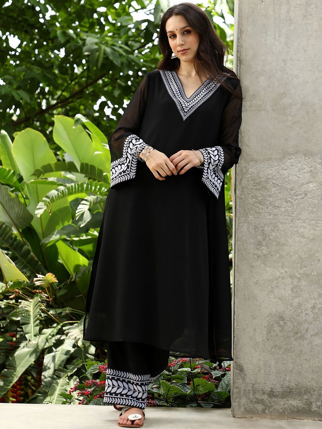 QISSA Women Ethnic Motifs Printed Regular Kurta with Trousers