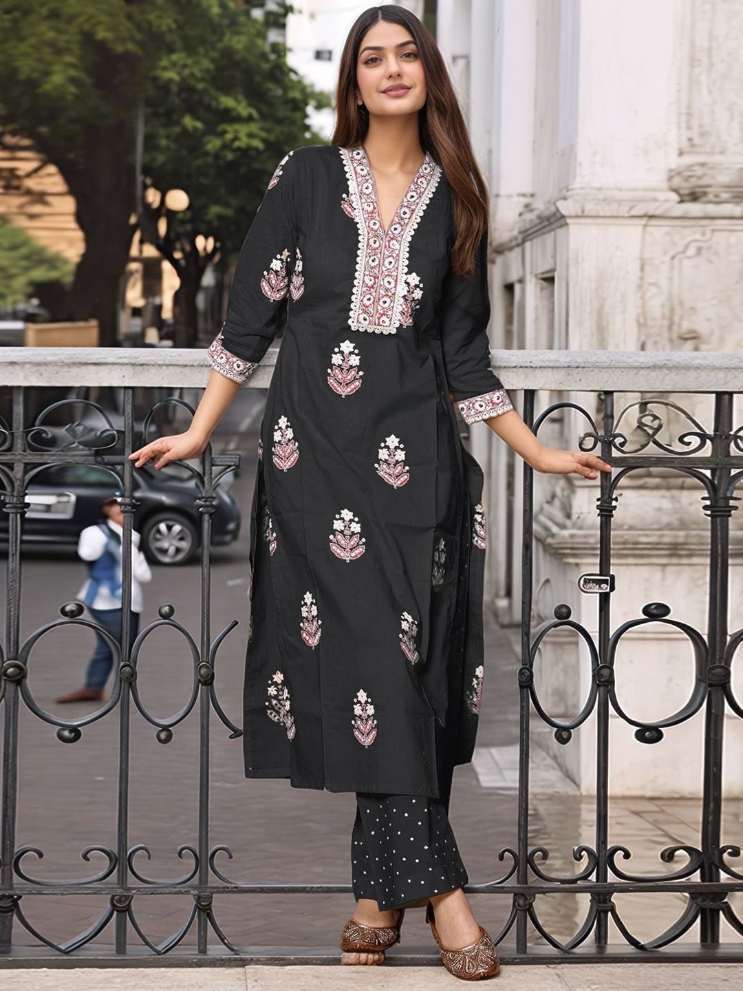 Aaghnya Women Floral Printed Kurta with Palazzo & Dupatta