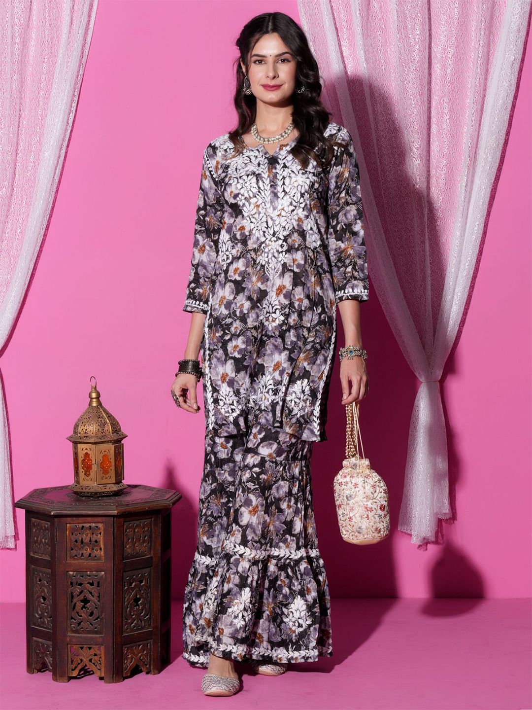KHAKA Women Floral Printed Chikankari Handloom Kurta And Sharara