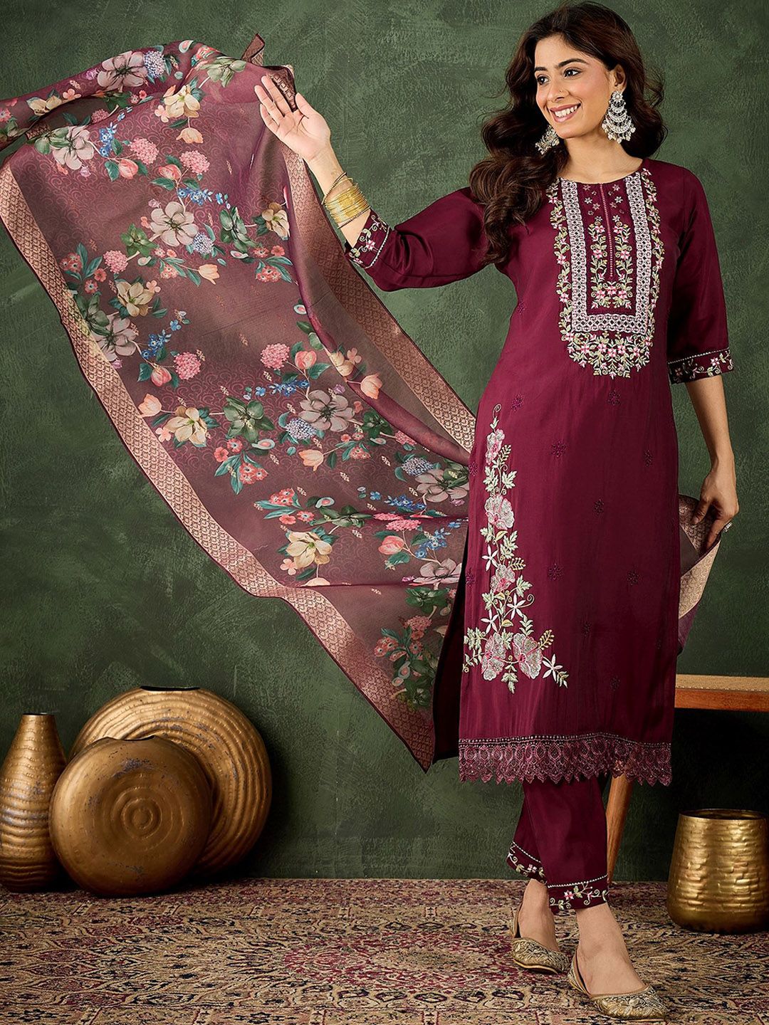 VredeVogel Women Ethnic Motifs Embroidered Kurta Pant with Dupatta Set