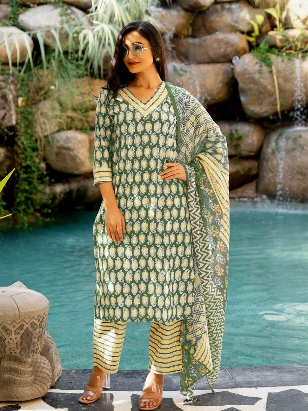 KALINI Women Green Pure Cotton Kurta Sets