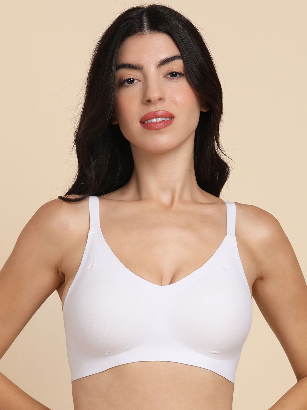 Dressberry Invisi-Fit Lightly Padded Seamless Bra