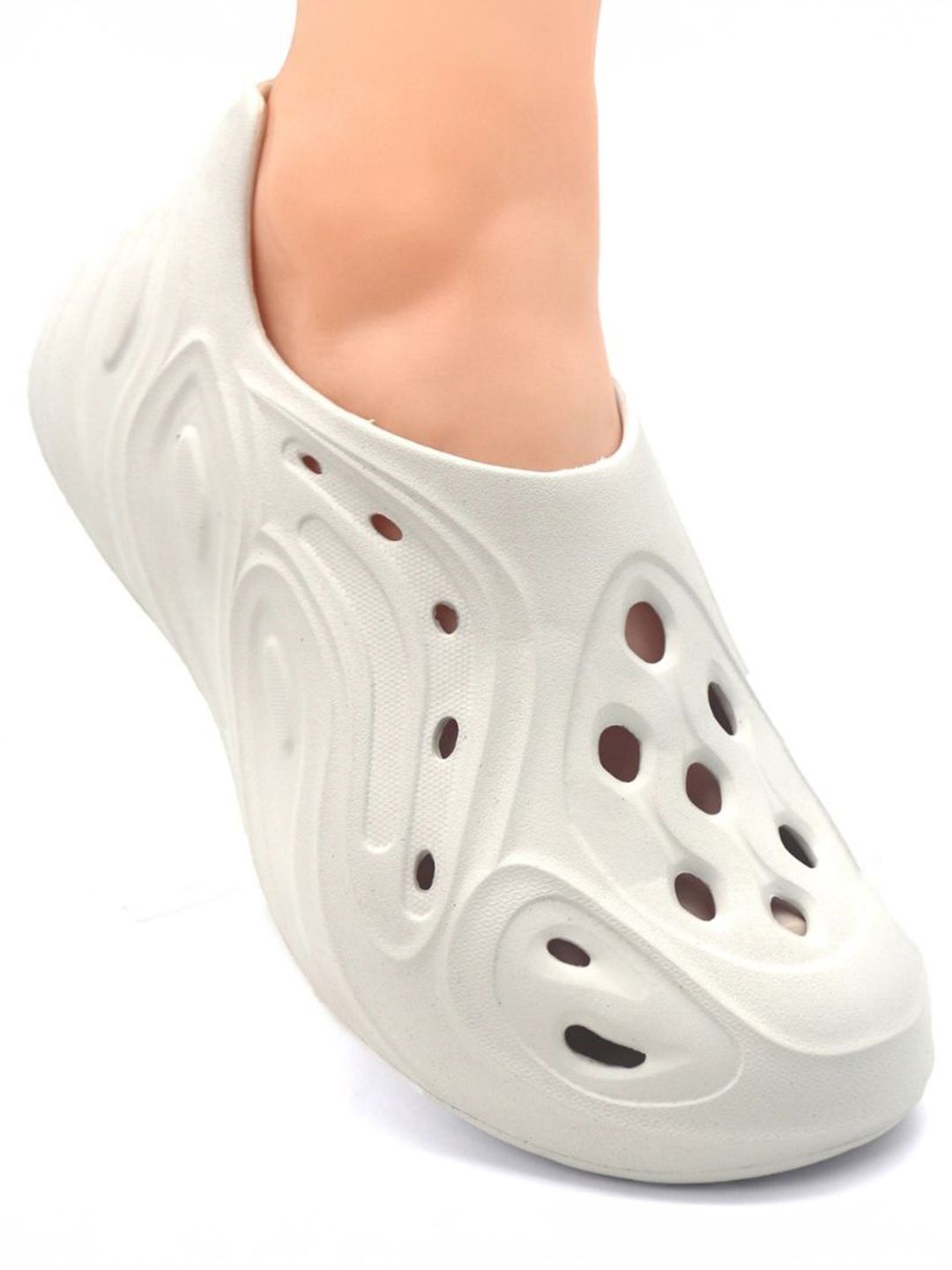 HRX by Hrithik Roshan Men Self Design Clogs-picture-25