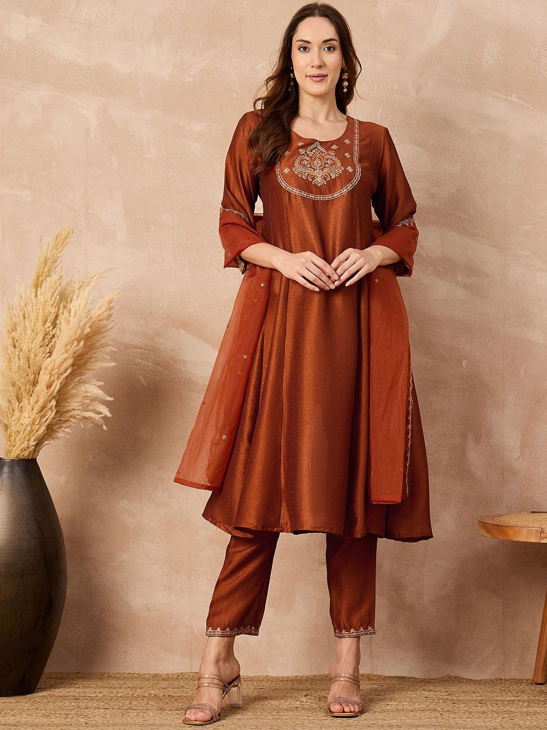 all about you Women Floral Embroidered Kurta with Trousers & Dupatta