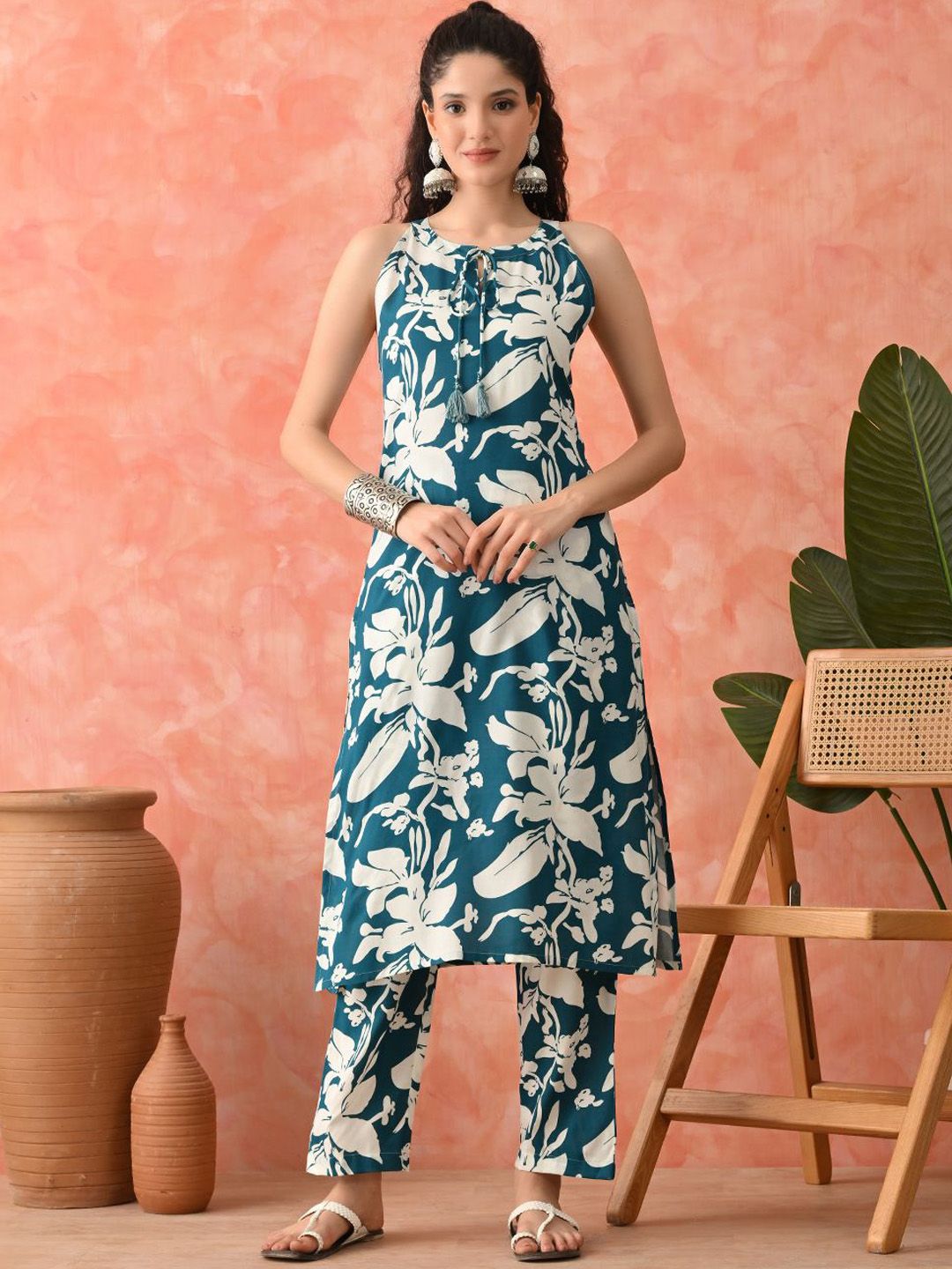 Sangria Women Floral Printed Kurta with Palazzo