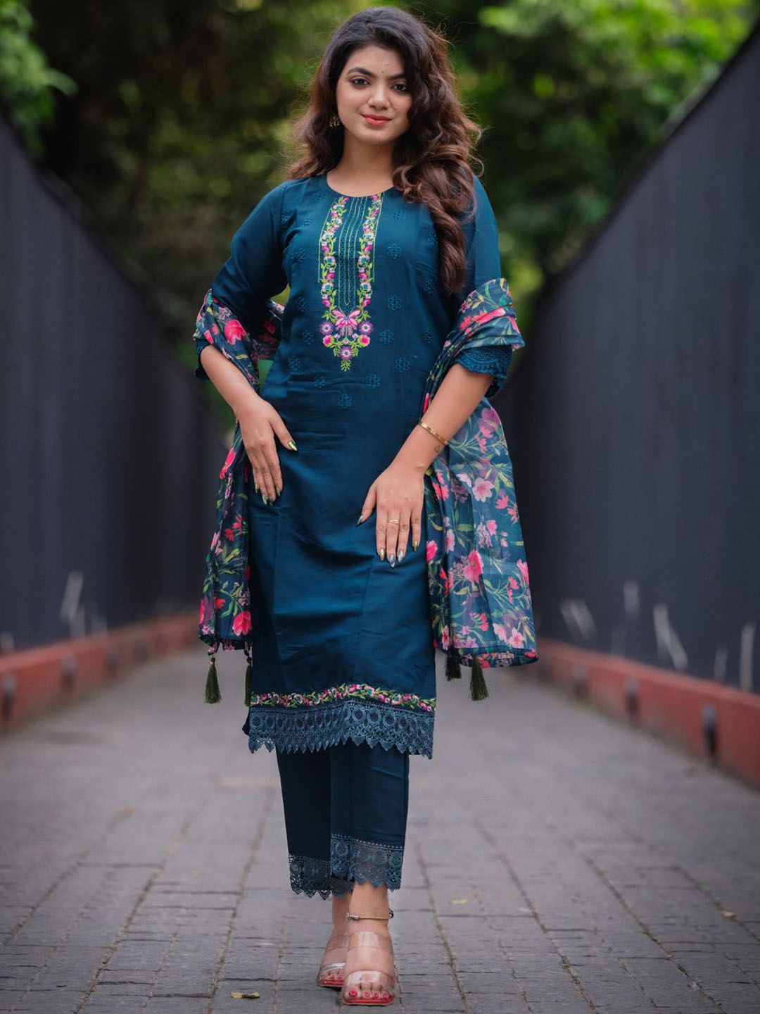 VredeVogel Floral Embroidered Thread Work Kurta With Trousers & Dupatta