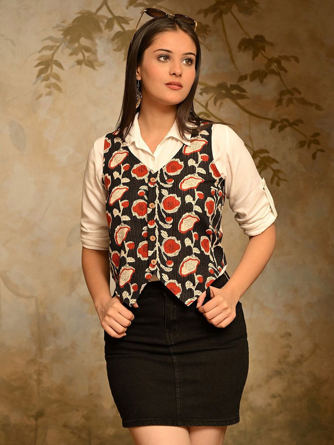 Sangria Printed V-Neck Woven Waistcoat-picture-43