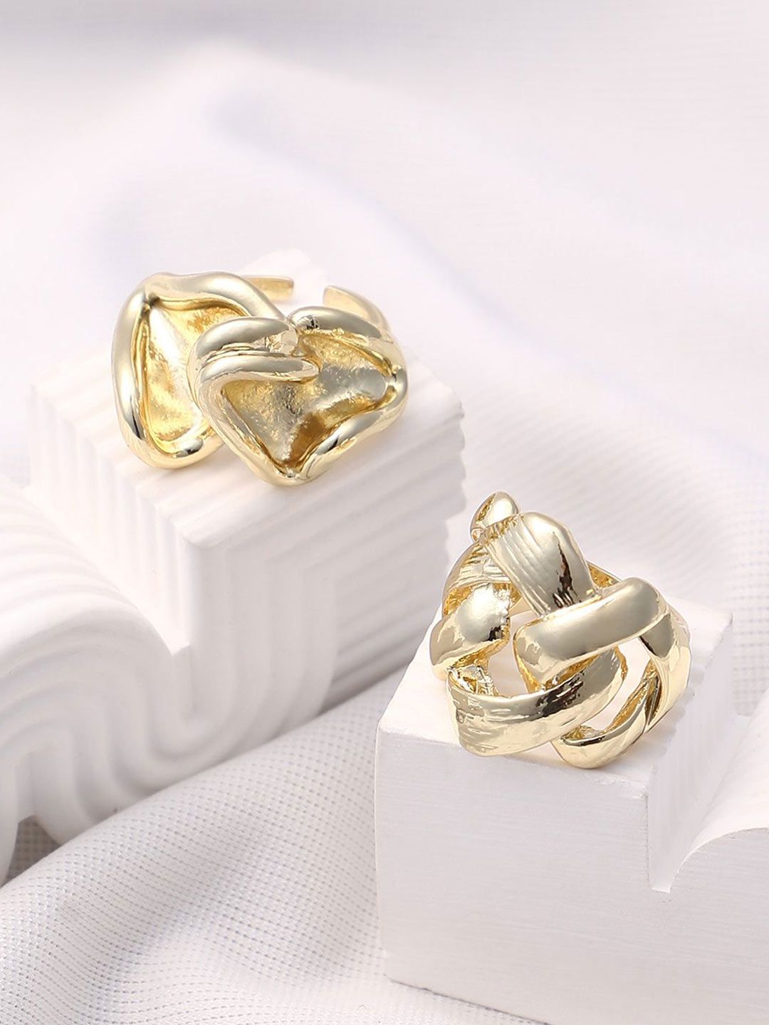 SOHI Set Of 2 California Gold-Plated Textured Statement Finger Rings-image-26