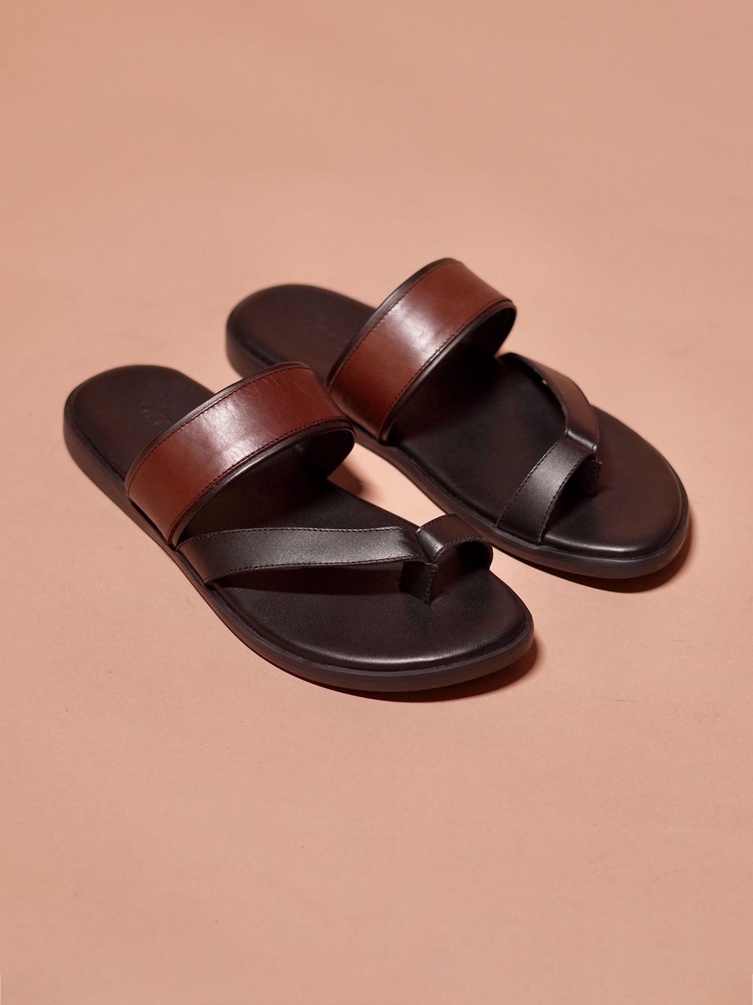 dmodot Men Slip-On Leather Slip-On Regular Sandals-image-1