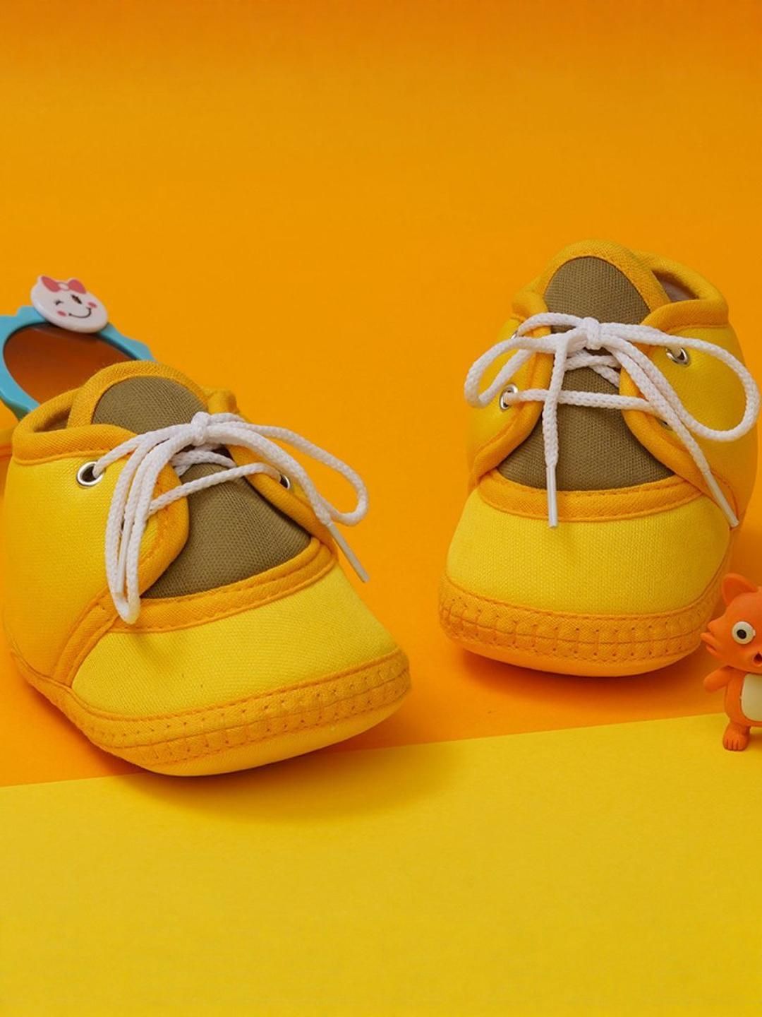 NESKA MODA Kids-Unisex Yellow Cotton Booties-picture-12