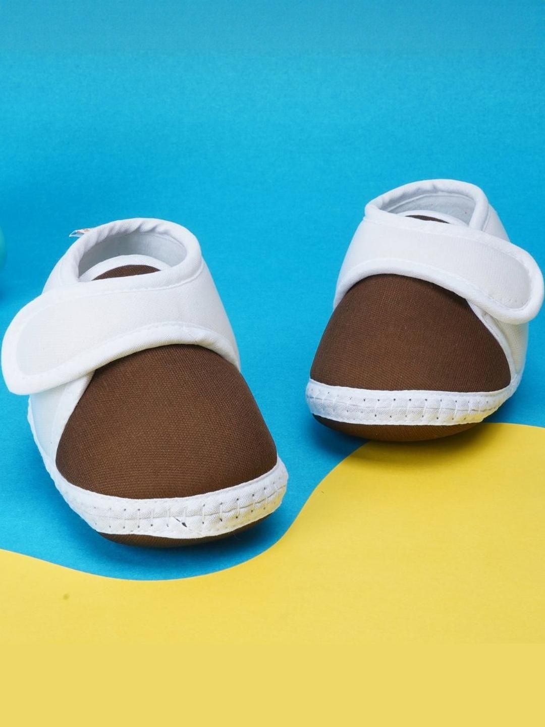 NESKA MODA Kids-Unisex Brown Cotton Booties-image-20