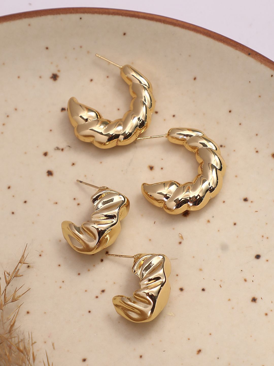 SOHI Textured Set Of 2 Gold-Plated Hoop Earrings-picture-52
