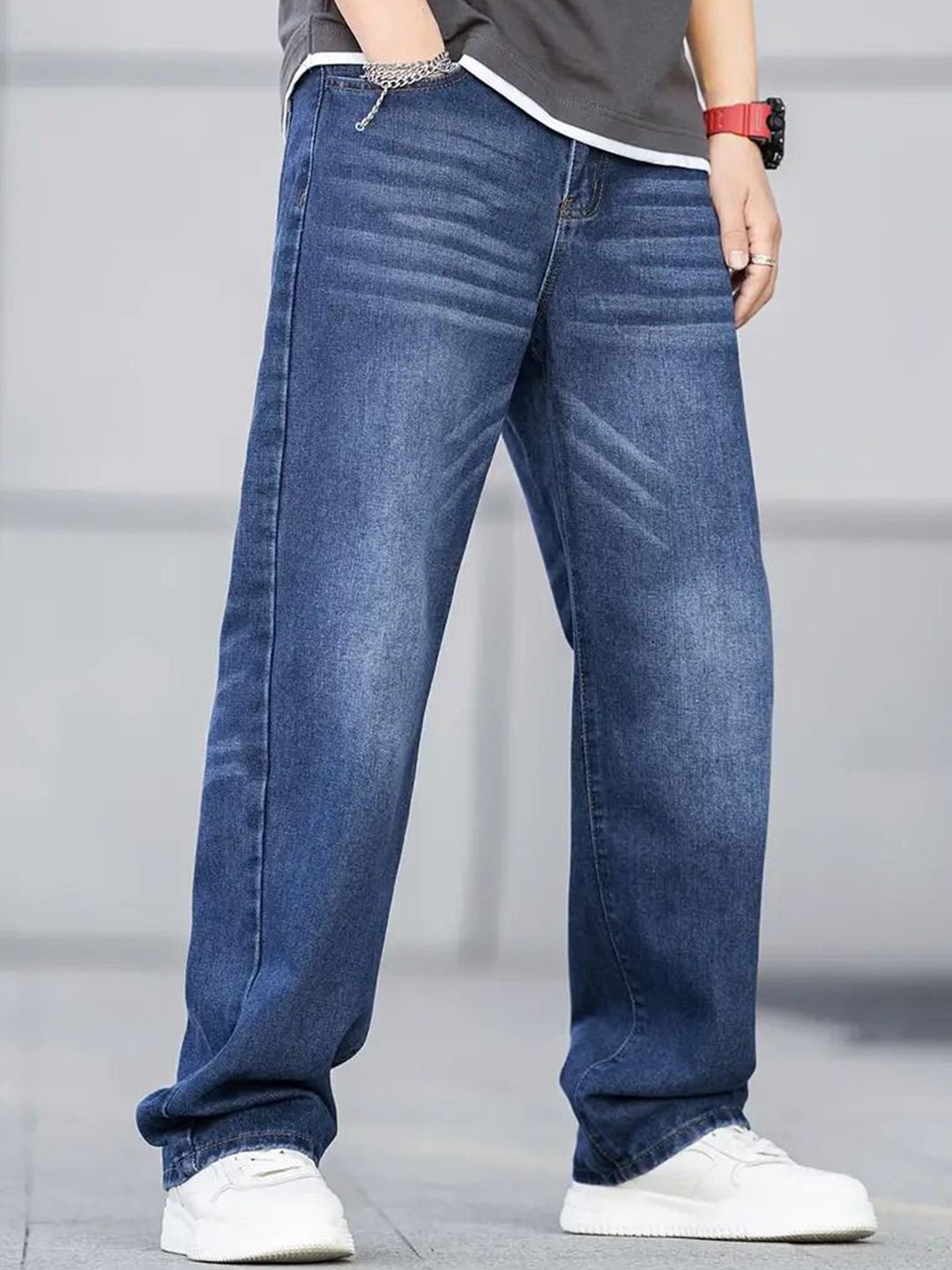 VOGAAN Men Loose Regular Fit Mid-Rise Light Fade Jeans-picture-26