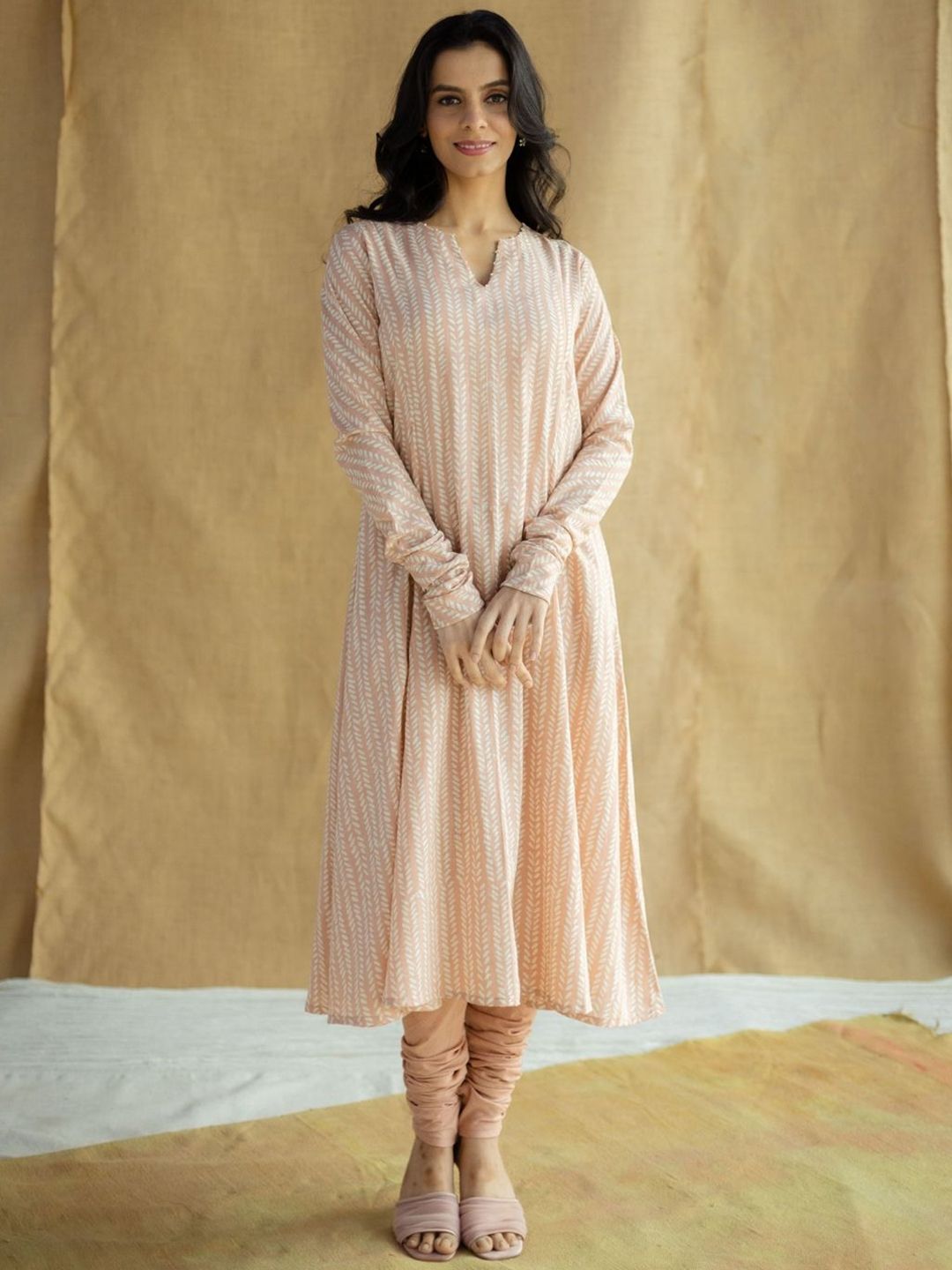 THE INDIAN ETHNIC CO Women Slim-Fit Churidar-picture-10