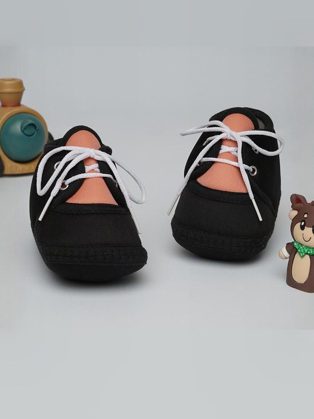 NESKA MODA Kids-Unisex Black Cotton Booties-picture-29