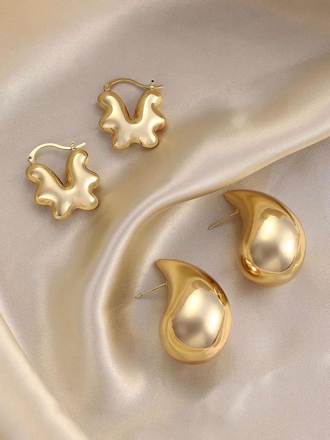 SOHI Statement Huggies Set Of 2 Gold-Plated Contemporary Drop Earrings-image-5
