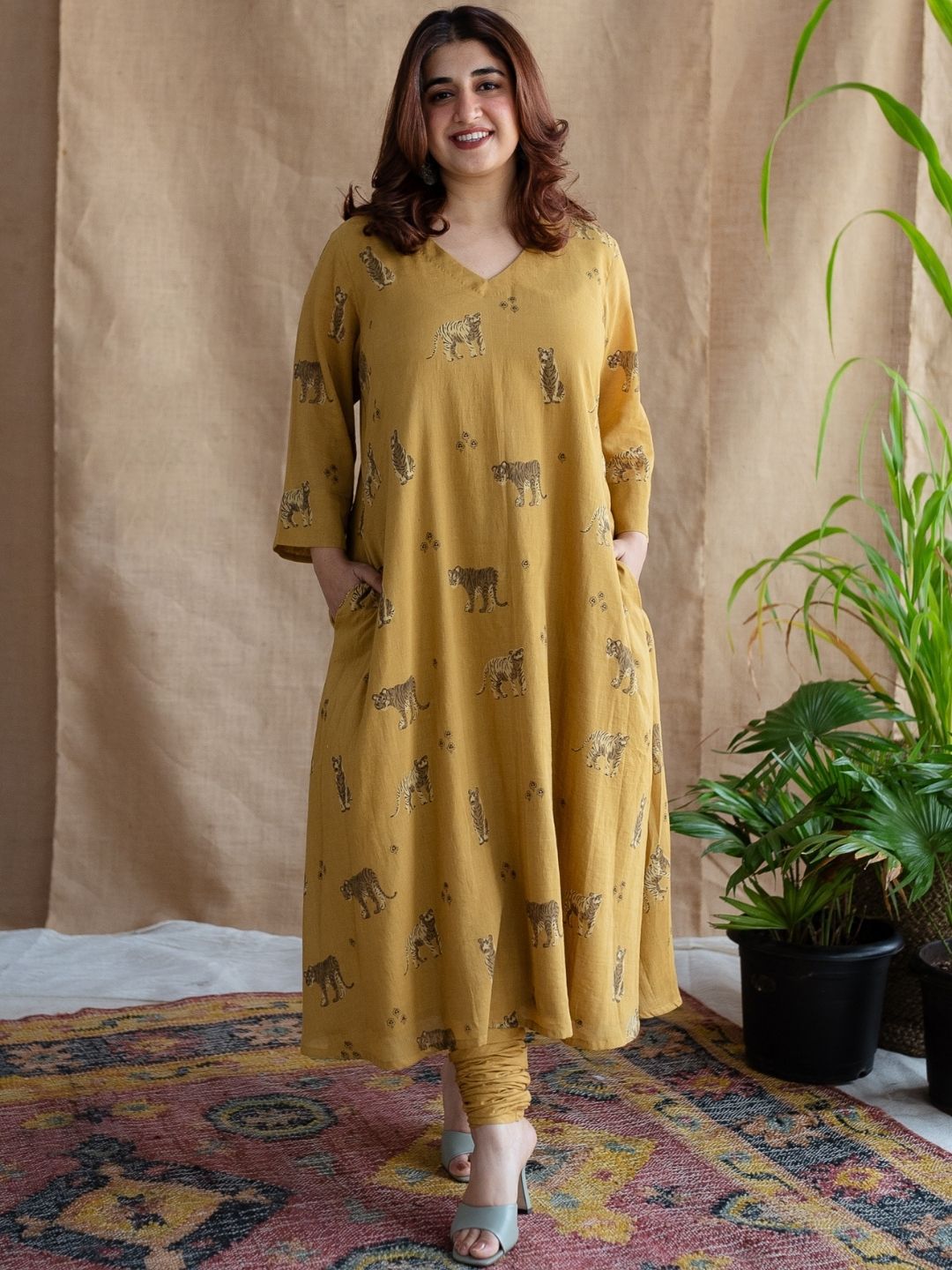THE INDIAN ETHNIC CO Women Slim-Fit Churidar-picture-25