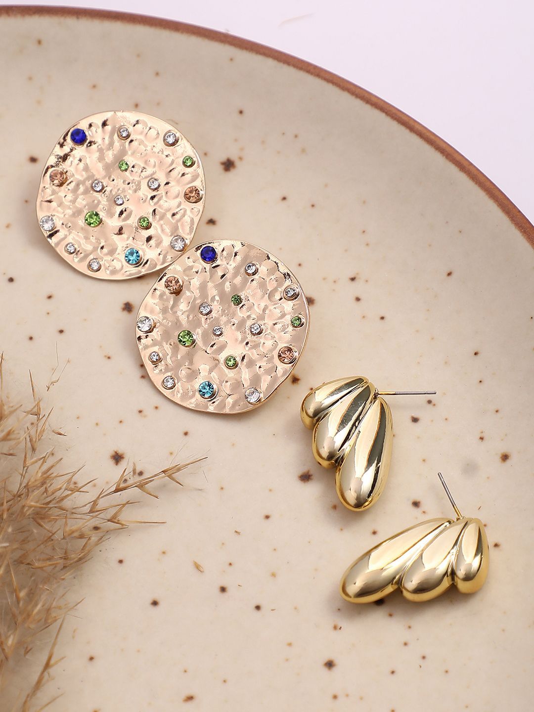 SOHI Set Of 2 Soiree Gold-Plated Contemporary Drop Earrings-image-19