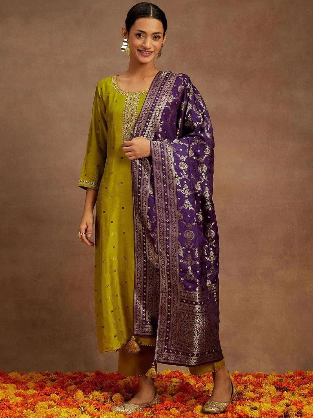 Twika Women Floral Embroidered Kurta with Trousers & Dupatta