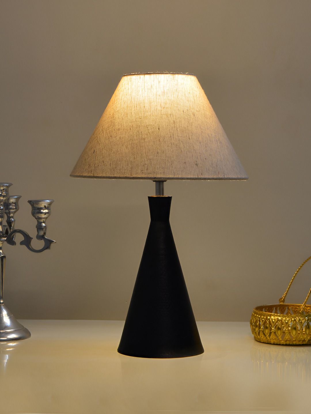 Decorcity Black Metal Traditional Frusturical Shaped Table Lamp-picture-34