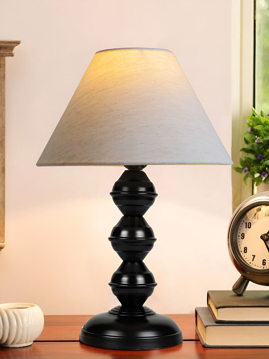 Decorcity Black & Beige Metal Frustum Shaped Table Lamp-picture-22