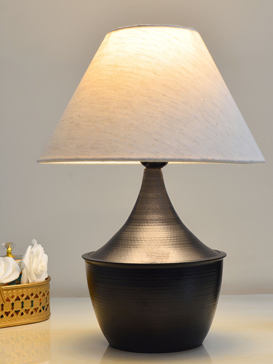 Decorcity Black & White Textured Metal Frustum Shaped Table Lamp-picture-39