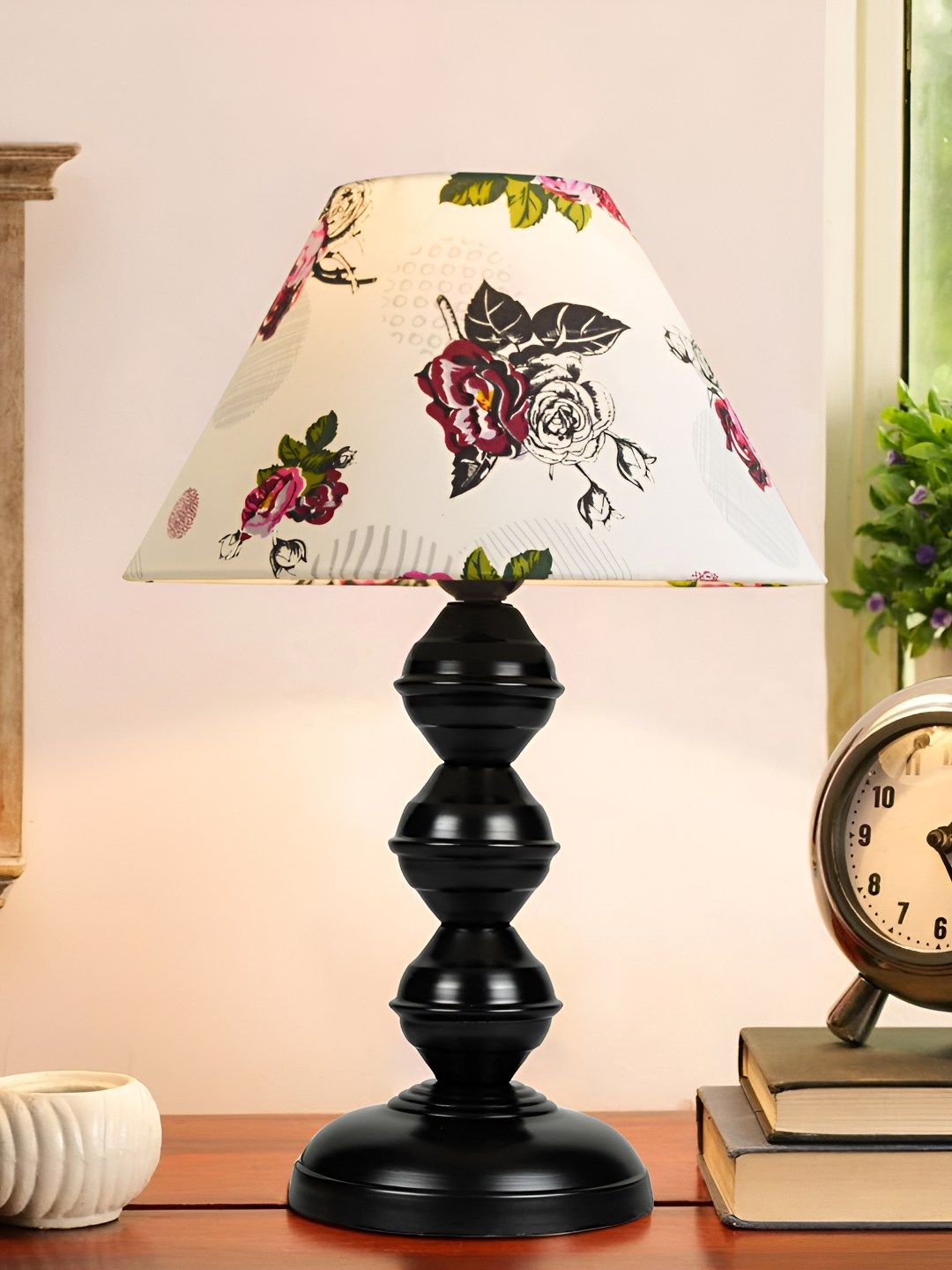 Decorcity Black Printed Metal Traditional Frusturical Shaped Table Lamp-picture-46