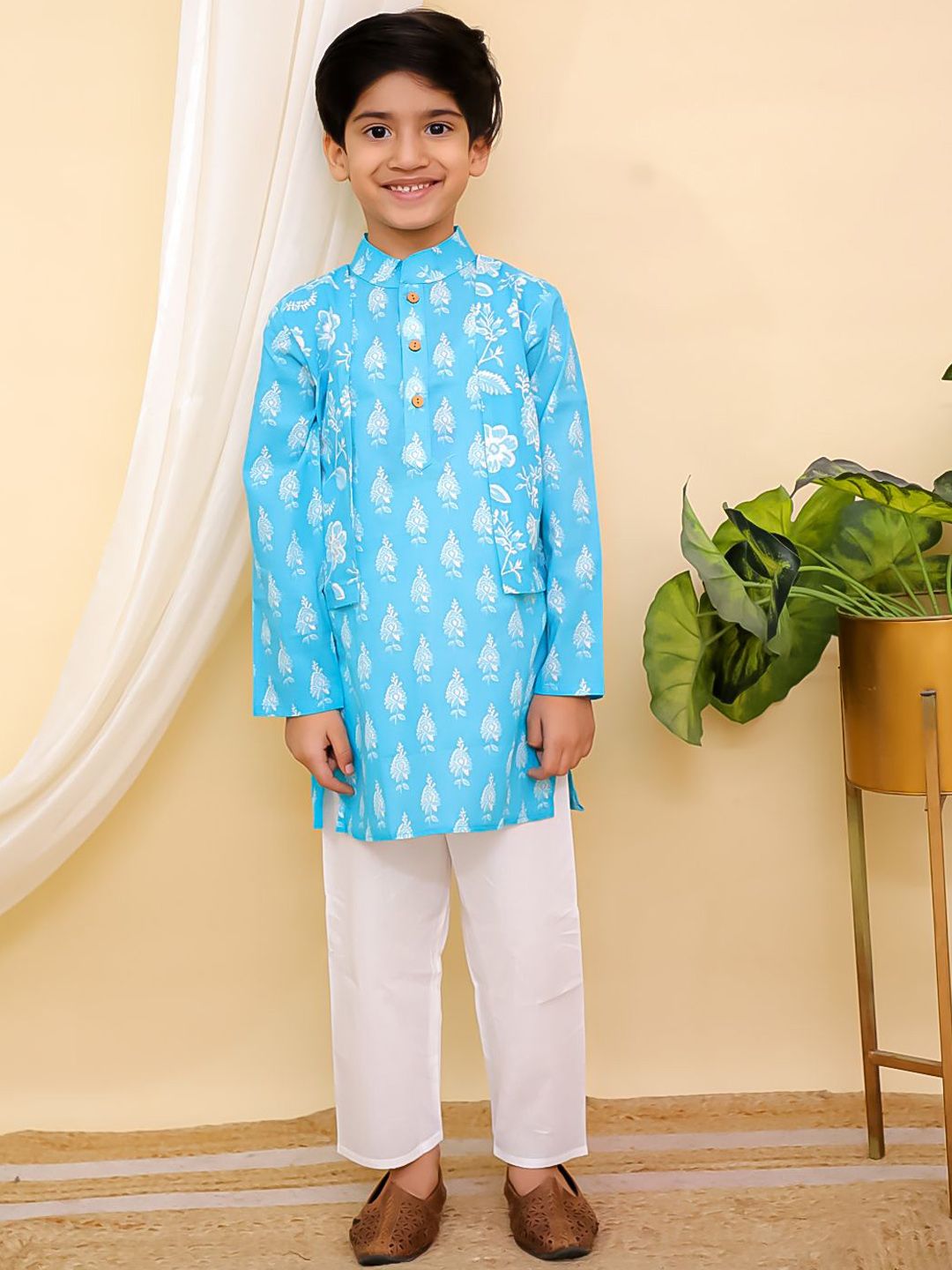 Aj DEZInES Boys Sky Blue Full sleeves Floral Print Cotton Kurta Pyjama-picture-48