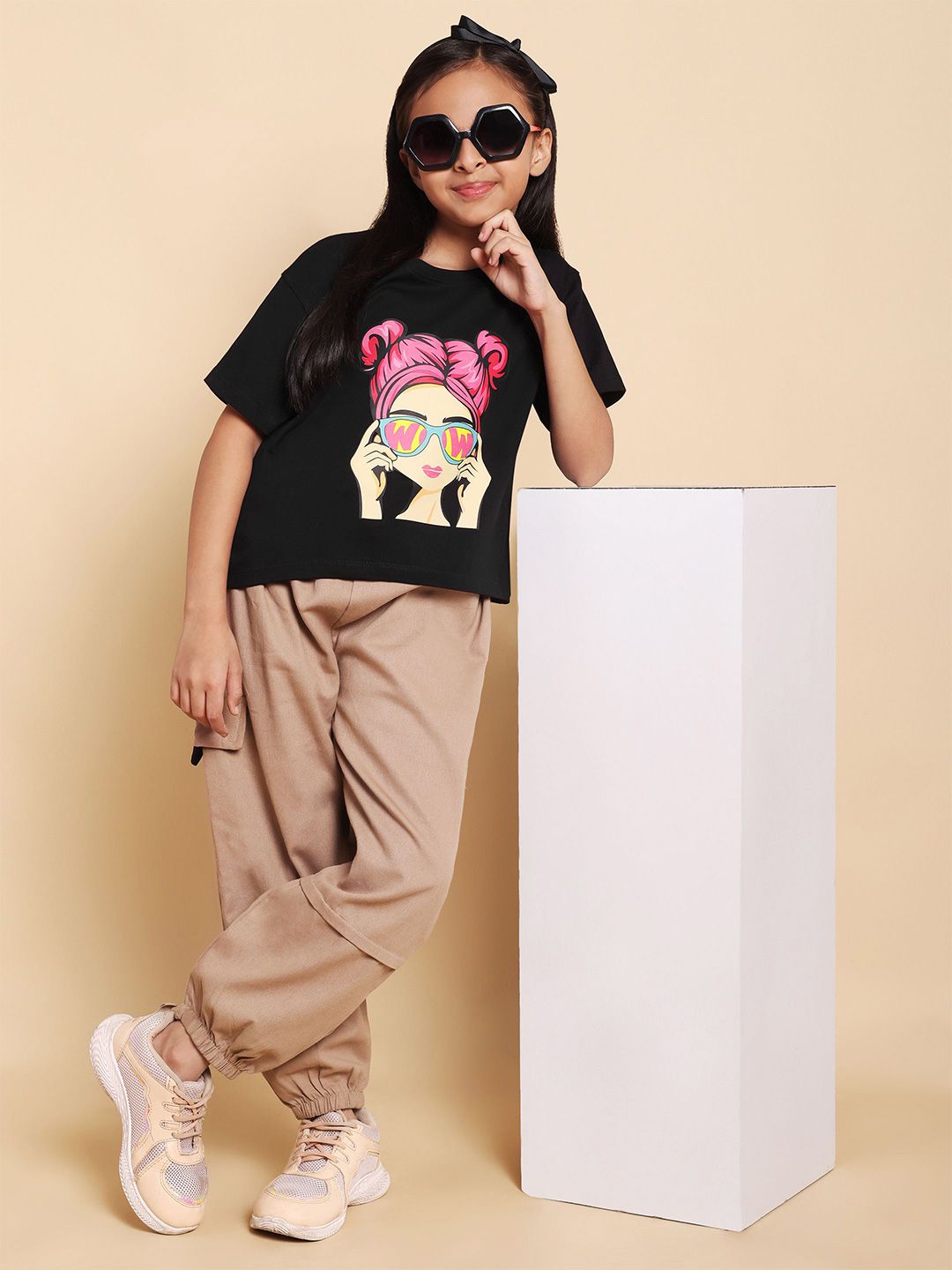 YK Girls Printed Round Neck Pure Cotton T-Shirt With Jogger-picture-51