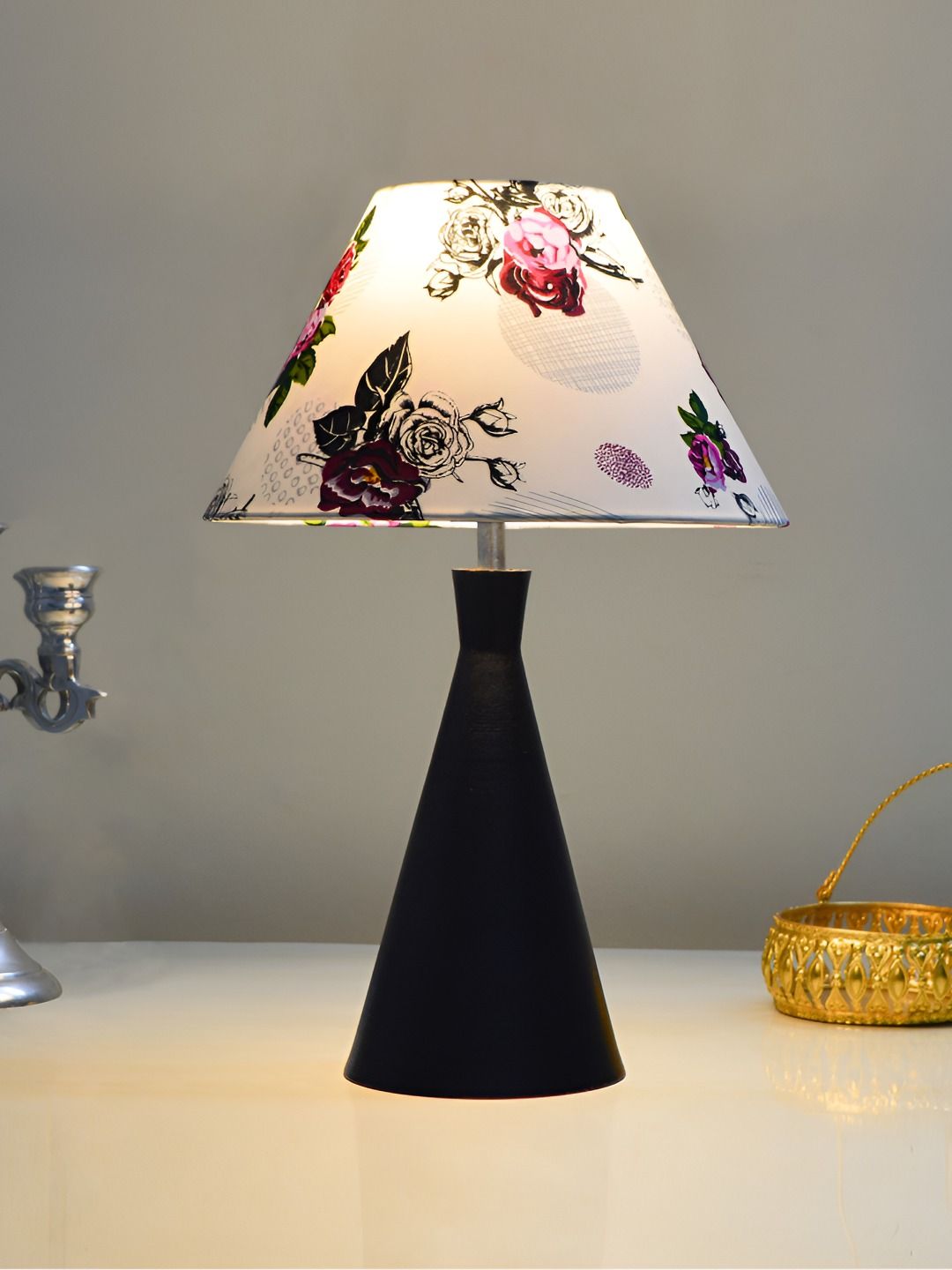 Decorcity Black & White Floral Printed Metal Frustum Shaped Table Lamp-picture-46