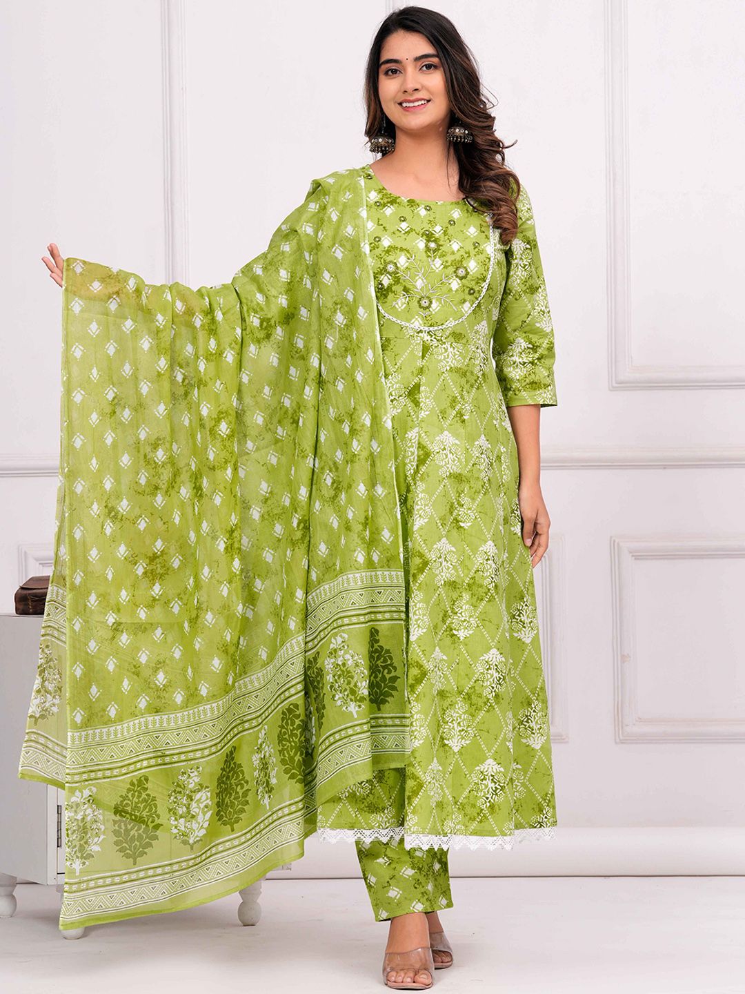 Rangnavi Women Ethnic Motifs Print Regular Pure Cotton Kurta Sets