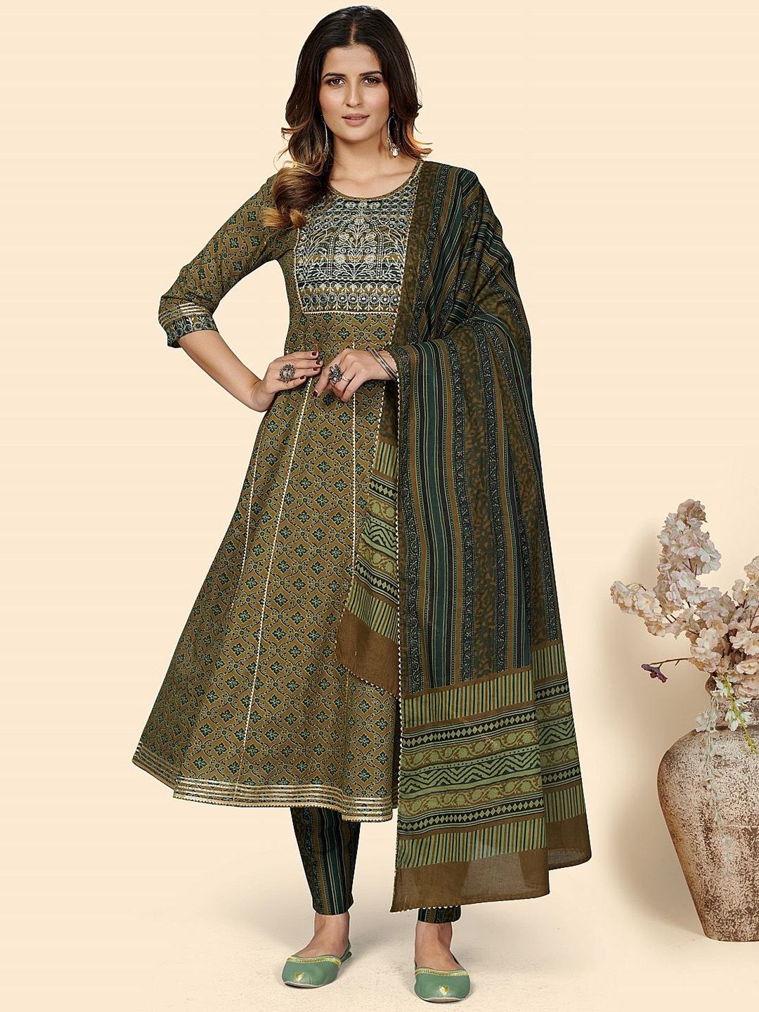Women Floral Printed Black round neck pure cotton kurta with trouser & dupatta main image 1