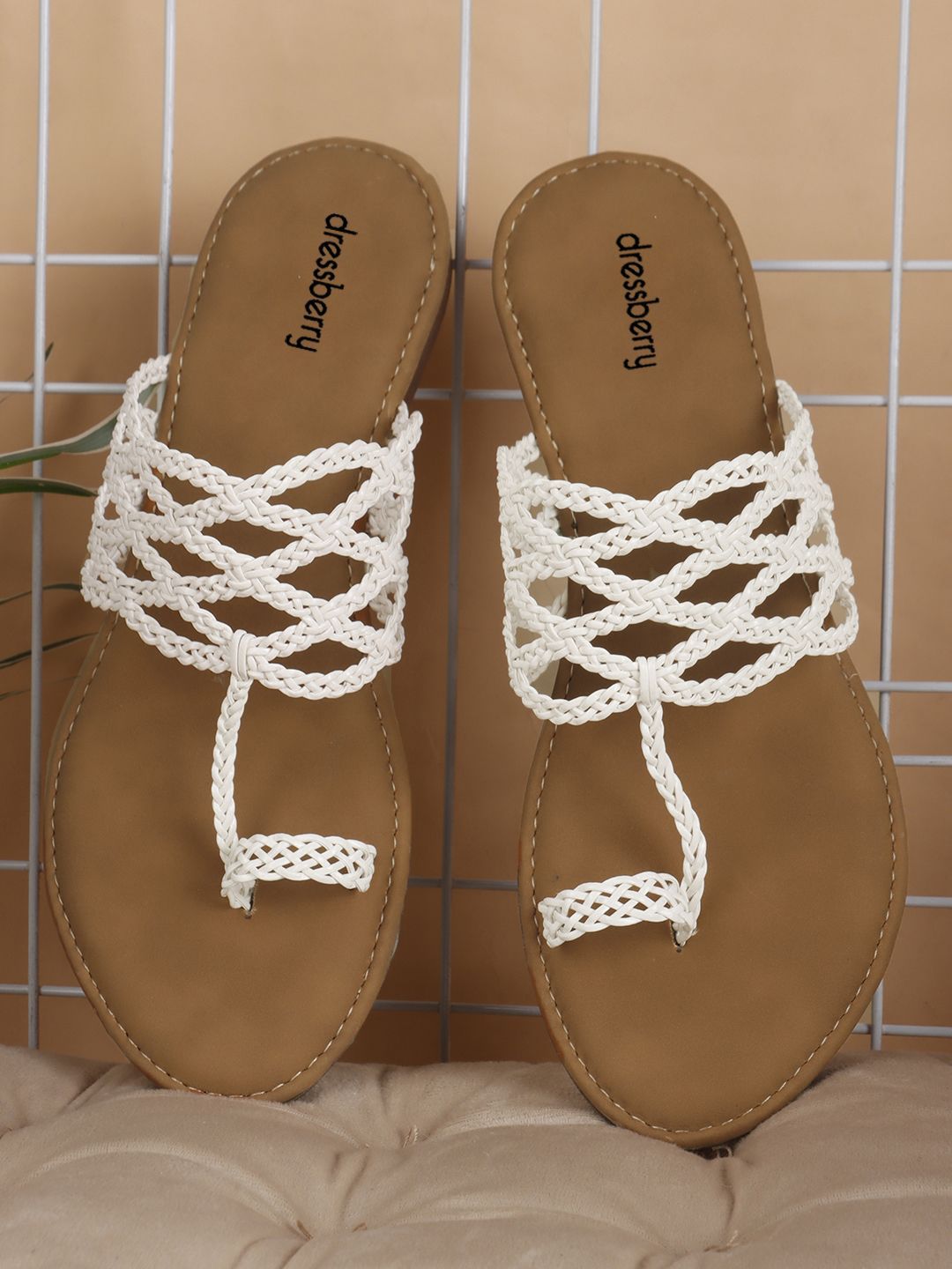DressBerry Women Solid Regular One Toe Flats-image-30