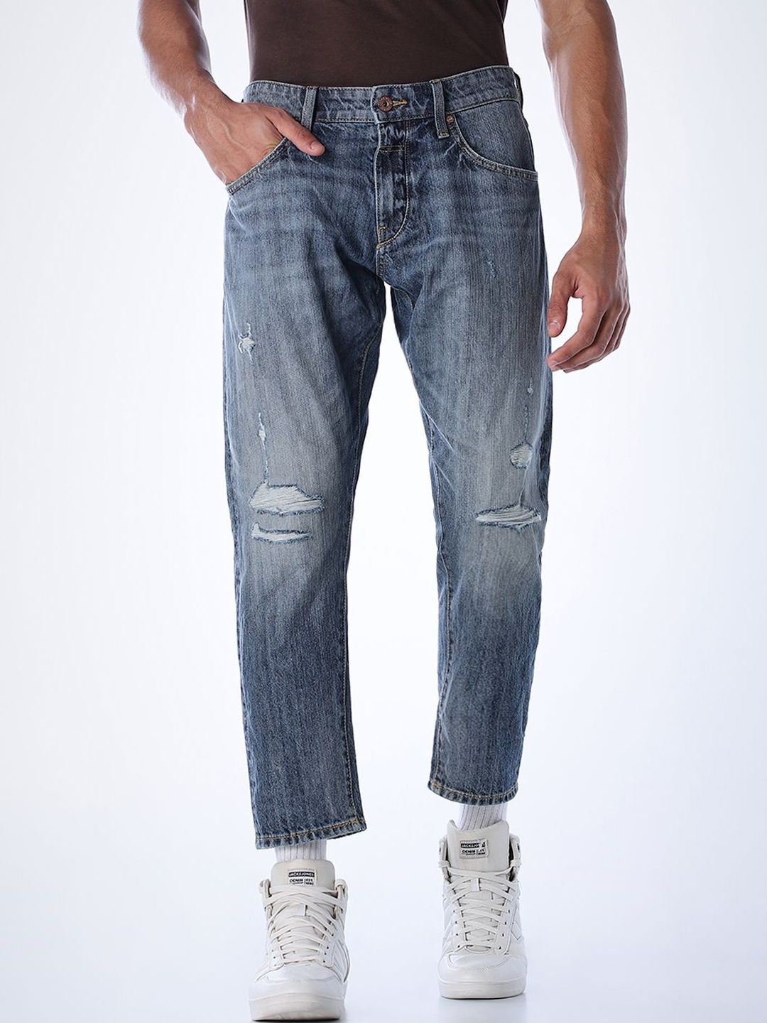 Jack & Jones Men Tapered Fit Low-Rise Mildly Distressed Light Fade Jeans-picture-44