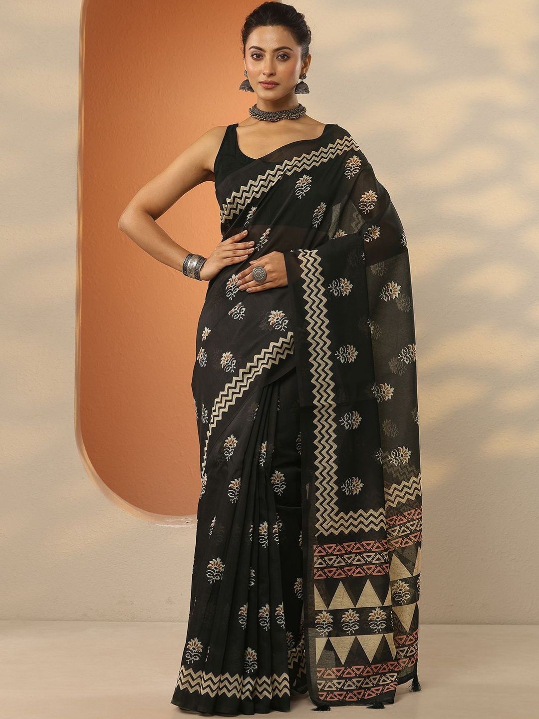 Libas Ethnic Motifs Silk Blend Handloom Saree-picture-28