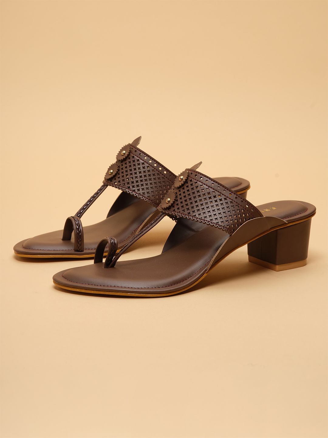 ERIDANI Textured Ethnic Block Sandals-picture-10