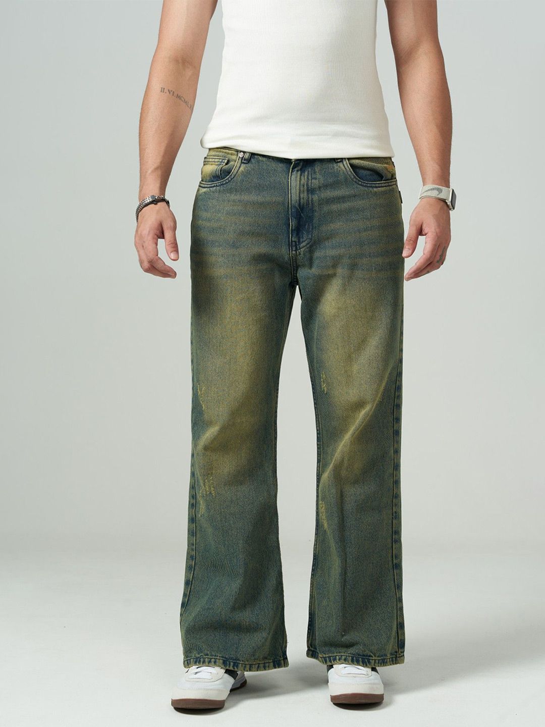 Off Duty India Men Bootcut Mid-Rise Low Distress Heavy Fade Jeans-picture-41