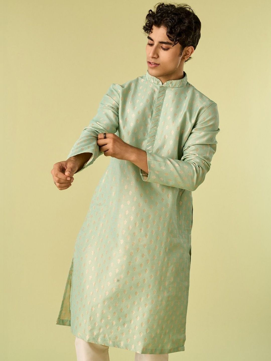 Diwas by Manyavar Men Kurta-picture-17