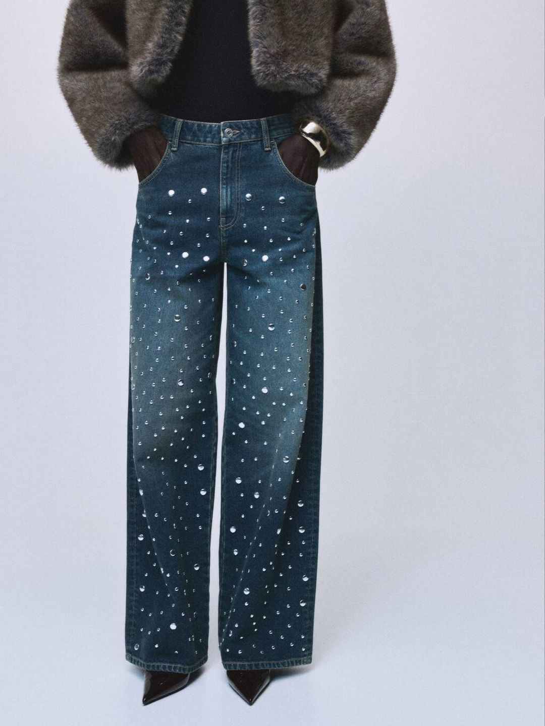 MANGO Women Stone Studded Mid-Rise Light Fade Pure Cotton Straight Fit Jeans-picture-25