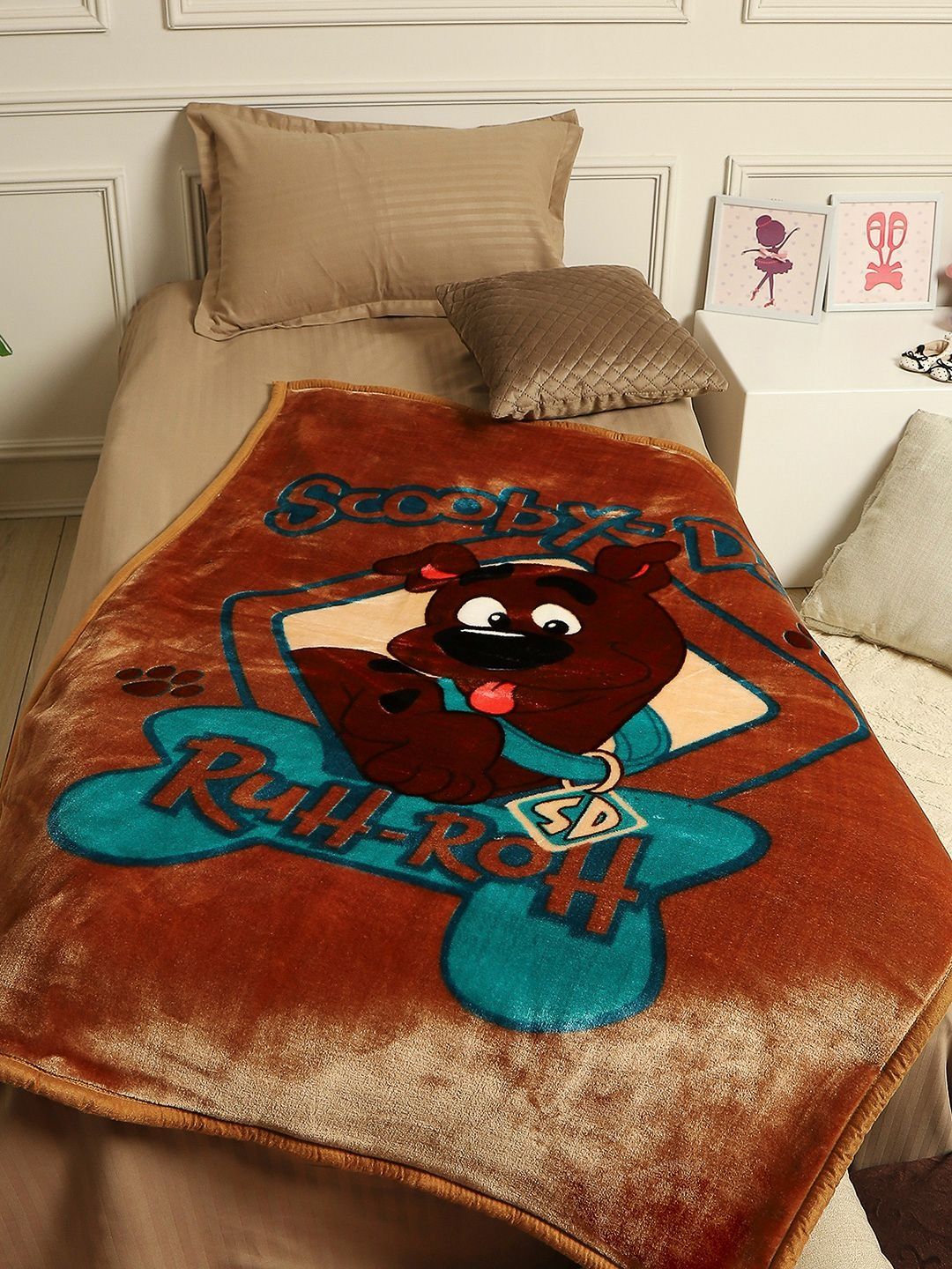 Monte Carlo Brown & Brown Cartoon Characters Blanket