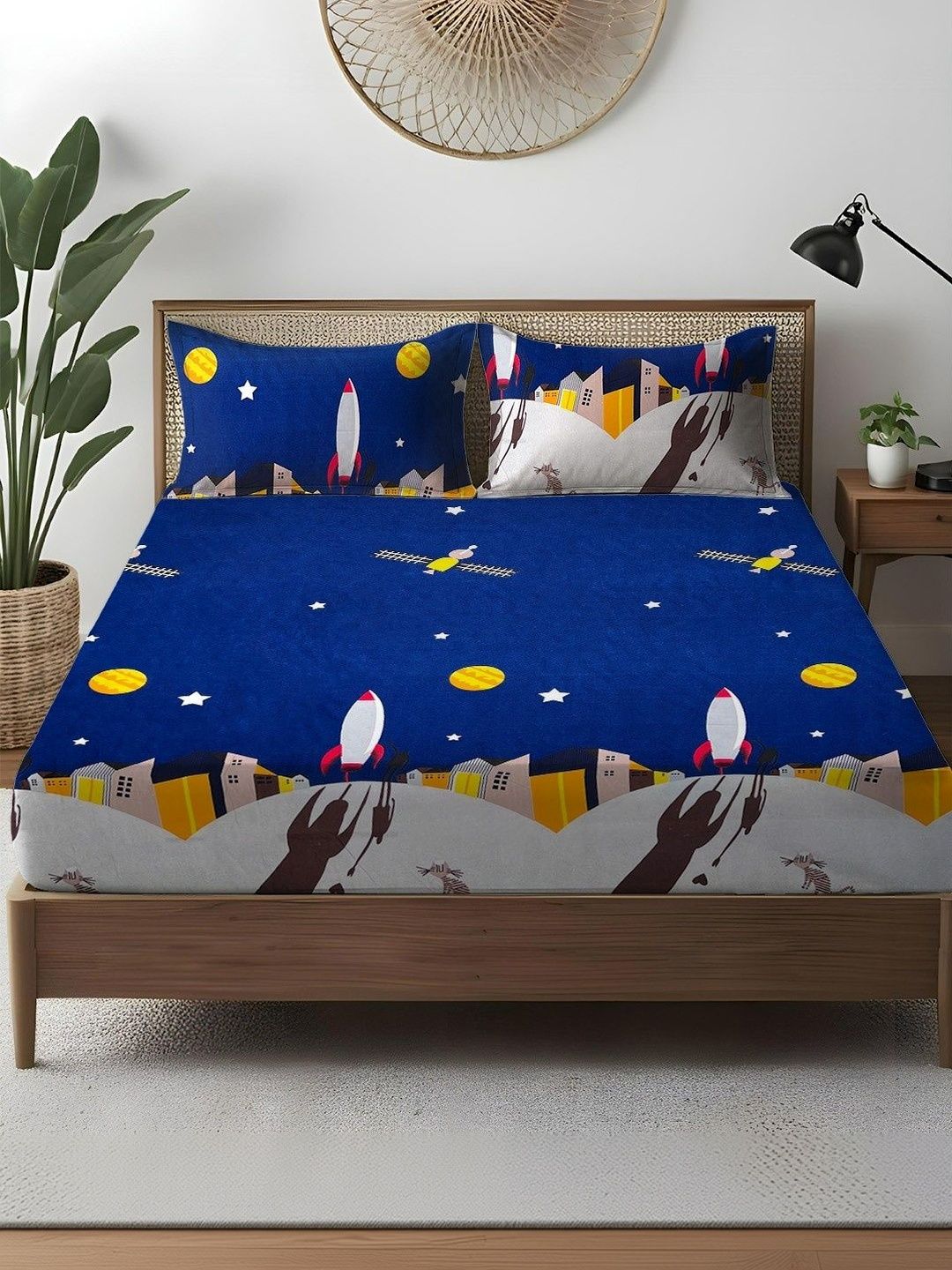 WEAVE AND DECOR Blue Conversational 300 TC King Bedsheet with 2 Pillow Covers-picture-19